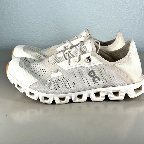 On Cloud 5 Coast Lifestyle Shoes Women's Size 9 Beige White Sneakers Lightweight - Picture 5 of 16